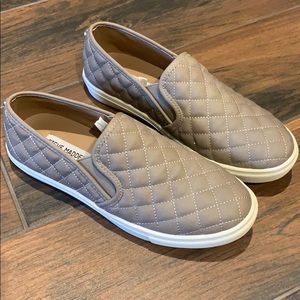 Steve Madden never worn! Great condition